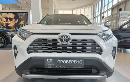 Toyota RAV4, 2020 год, 3 290 000 рублей, 2 фотография