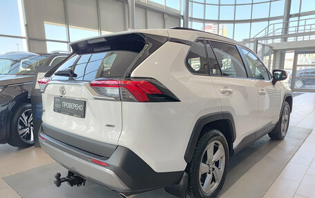 Toyota RAV4, 2020 год, 3 290 000 рублей, 6 фотография