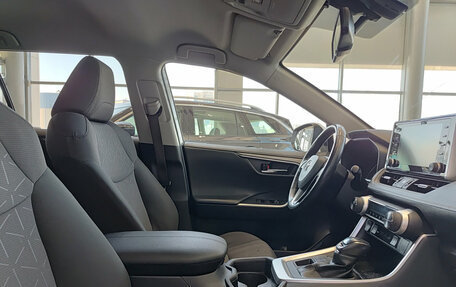 Toyota RAV4, 2020 год, 3 290 000 рублей, 13 фотография