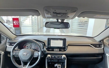 Toyota RAV4, 2020 год, 3 290 000 рублей, 17 фотография