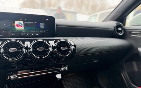 Mercedes-Benz A-Класс, 2019 год, 1 690 000 рублей, 4 фотография