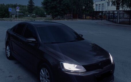 Volkswagen Jetta VI, 2011 год, 1 350 000 рублей, 14 фотография