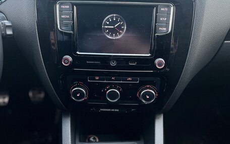 Volkswagen Jetta VI, 2011 год, 1 350 000 рублей, 19 фотография