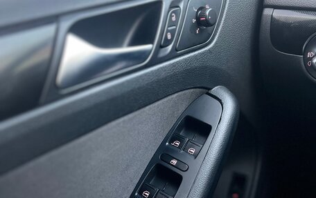 Volkswagen Jetta VI, 2011 год, 1 350 000 рублей, 21 фотография