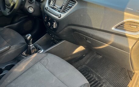 Hyundai Solaris II рестайлинг, 2018 год, 630 000 рублей, 10 фотография