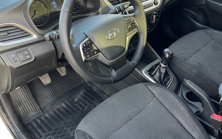 Hyundai Solaris II рестайлинг, 2018 год, 630 000 рублей, 9 фотография