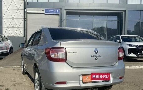 Renault Logan II, 2017 год, 690 000 рублей, 2 фотография