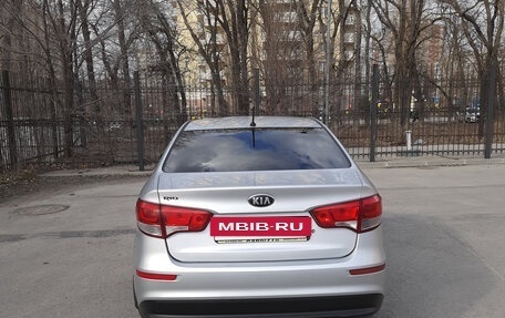 KIA Rio III рестайлинг, 2015 год, 870 000 рублей, 6 фотография