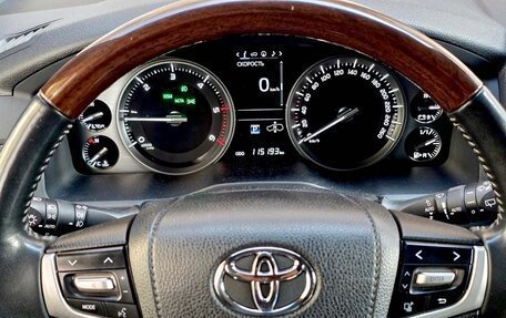 Toyota Land Cruiser 200, 2017 год, 5 500 000 рублей, 7 фотография