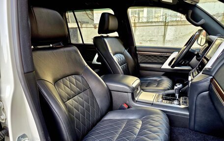 Toyota Land Cruiser 200, 2017 год, 5 500 000 рублей, 17 фотография