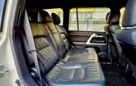 Toyota Land Cruiser 200, 2017 год, 5 500 000 рублей, 16 фотография