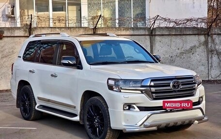 Toyota Land Cruiser 200, 2017 год, 5 500 000 рублей, 6 фотография