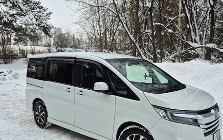 Honda Stepwgn IV, 2019 год, 2 350 000 рублей, 3 фотография