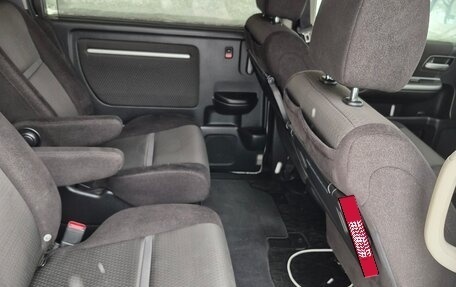 Honda Stepwgn IV, 2019 год, 2 350 000 рублей, 9 фотография