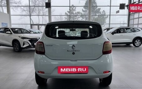 Renault Sandero II рестайлинг, 2015 год, 679 900 рублей, 4 фотография