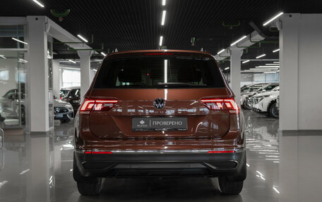 Volkswagen Tiguan II, 2021 год, 2 790 000 рублей, 6 фотография