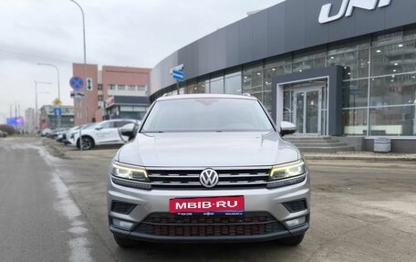 Volkswagen Tiguan II, 2019 год, 2 085 000 рублей, 2 фотография