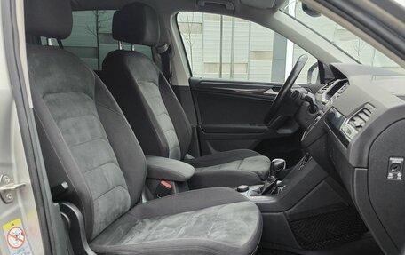 Volkswagen Tiguan II, 2019 год, 2 085 000 рублей, 12 фотография