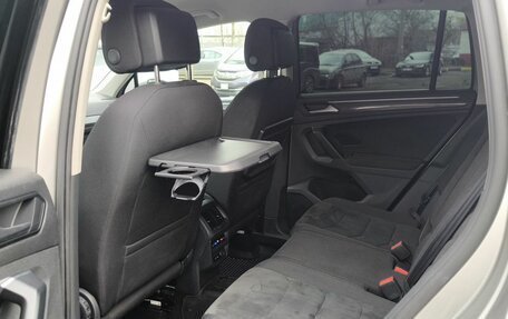 Volkswagen Tiguan II, 2019 год, 2 085 000 рублей, 13 фотография