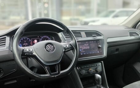 Volkswagen Tiguan II, 2019 год, 2 085 000 рублей, 17 фотография