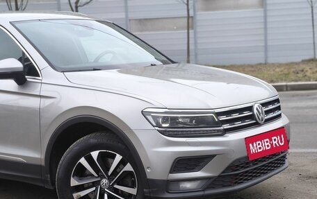 Volkswagen Tiguan II, 2019 год, 2 085 000 рублей, 10 фотография