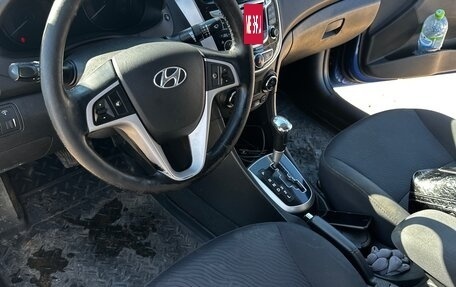 Hyundai Solaris II рестайлинг, 2013 год, 840 000 рублей, 10 фотография