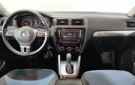 Volkswagen Jetta VI, 2013 год, 1 127 000 рублей, 10 фотография