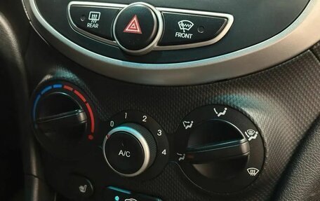 Hyundai Solaris II рестайлинг, 2011 год, 949 900 рублей, 9 фотография