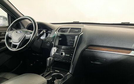 Ford Explorer VI, 2018 год, 3 597 000 рублей, 9 фотография