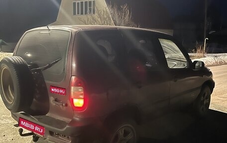 Chevrolet Niva I рестайлинг, 2004 год, 175 000 рублей, 1 фотография