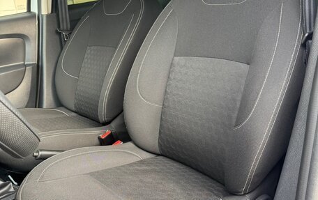 Renault Logan II, 2017 год, 800 000 рублей, 10 фотография