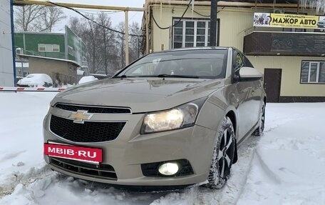 Chevrolet Cruze II, 2010 год, 650 000 рублей, 2 фотография