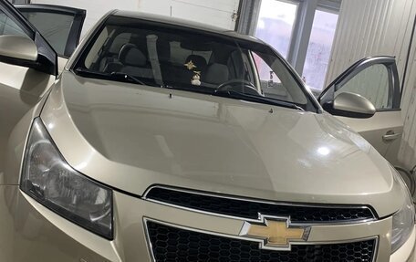 Chevrolet Cruze II, 2010 год, 650 000 рублей, 8 фотография