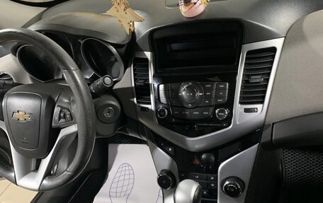 Chevrolet Cruze II, 2010 год, 650 000 рублей, 5 фотография