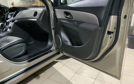 Chevrolet Cruze II, 2010 год, 650 000 рублей, 7 фотография