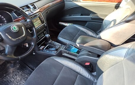 Skoda Superb III рестайлинг, 2013 год, 900 000 рублей, 12 фотография