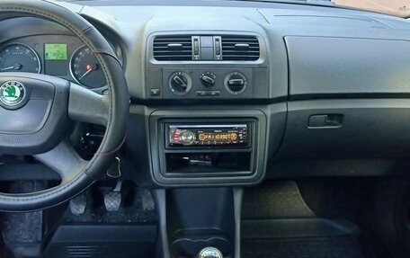 Skoda Fabia II, 2012 год, 400 000 рублей, 11 фотография