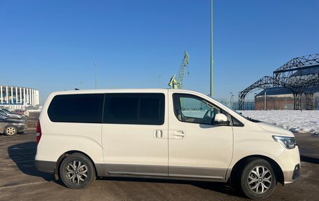 Hyundai H-1 II рестайлинг, 2021 год, 3 400 000 рублей, 4 фотография