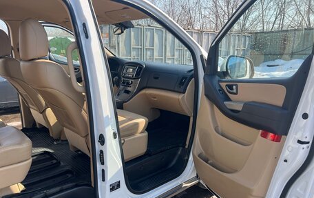 Hyundai H-1 II рестайлинг, 2021 год, 3 400 000 рублей, 24 фотография