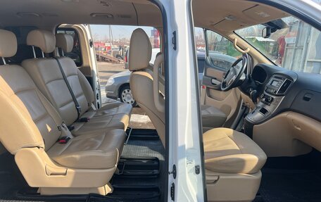 Hyundai H-1 II рестайлинг, 2021 год, 3 400 000 рублей, 23 фотография