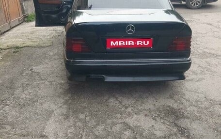 Mercedes-Benz W124, 1993 год, 400 000 рублей, 1 фотография