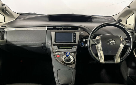 Toyota Prius, 2014 год, 1 247 000 рублей, 12 фотография