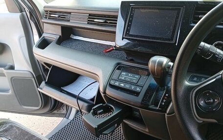 Honda Stepwgn IV, 2015 год, 1 570 000 рублей, 5 фотография