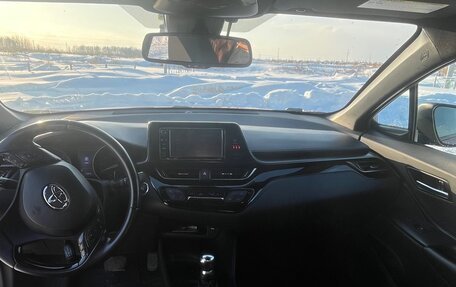 Toyota C-HR I рестайлинг, 2017 год, 2 050 000 рублей, 10 фотография