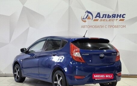 Hyundai Solaris II рестайлинг, 2011 год, 550 000 рублей, 5 фотография