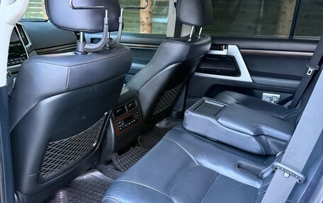 Toyota Land Cruiser 200, 2016 год, 4 400 000 рублей, 8 фотография