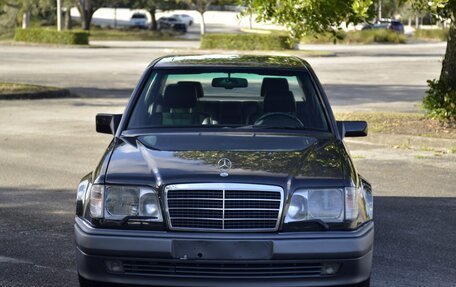 Mercedes-Benz W124, 1993 год, 18 350 000 рублей, 2 фотография