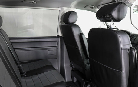 Volkswagen Caravelle T6 рестайлинг, 2018 год, 4 197 000 рублей, 12 фотография