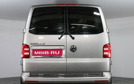 Volkswagen Caravelle T6 рестайлинг, 2018 год, 4 197 000 рублей, 6 фотография