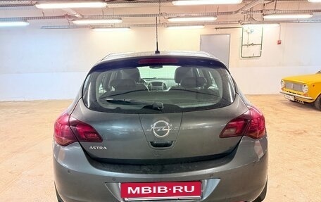 Opel Astra J, 2010 год, 8 фотография